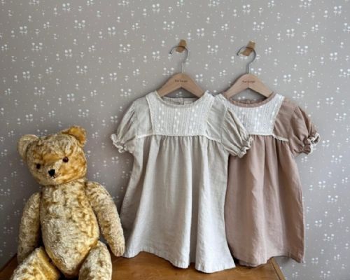 The beige 暢銷款燒花洋裝