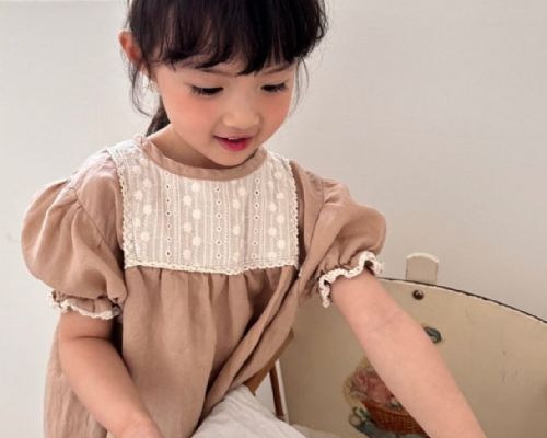The beige 暢銷款燒花洋裝