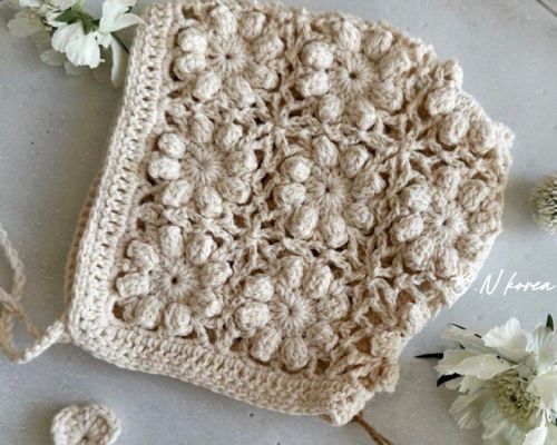 立體刺繡花綁繩帽